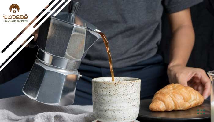 چگونه بدون دستگاه اسپرسو درست کنیم؟ ۴ روش کاربردی و آسان